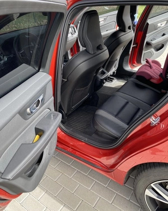 Volvo V60 cena 149999 przebieg: 38000, rok produkcji 2021 z Pobiedziska małe 121
